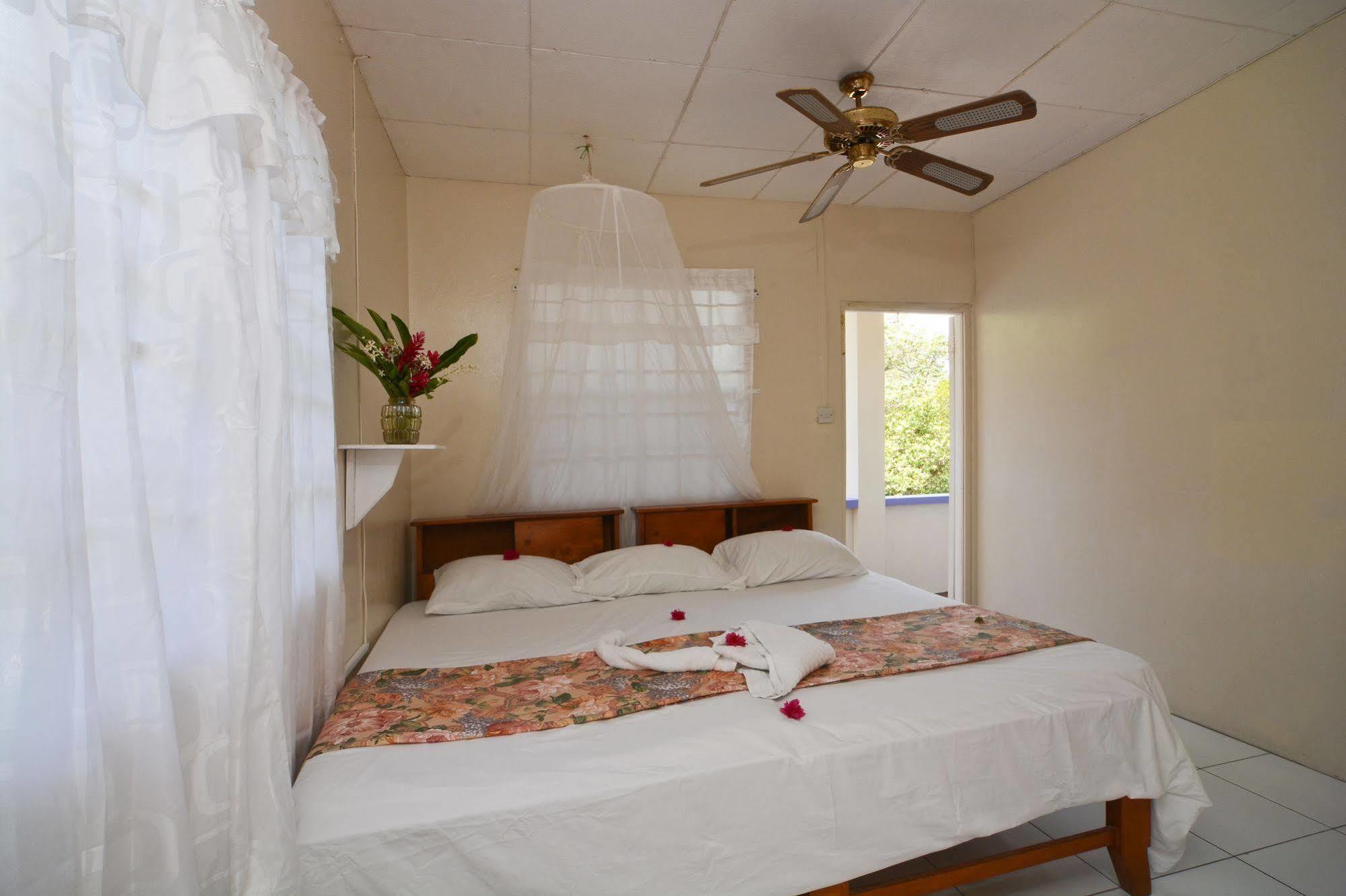 Hotel Keegans Beachside Bequia Island Zewnętrze zdjęcie