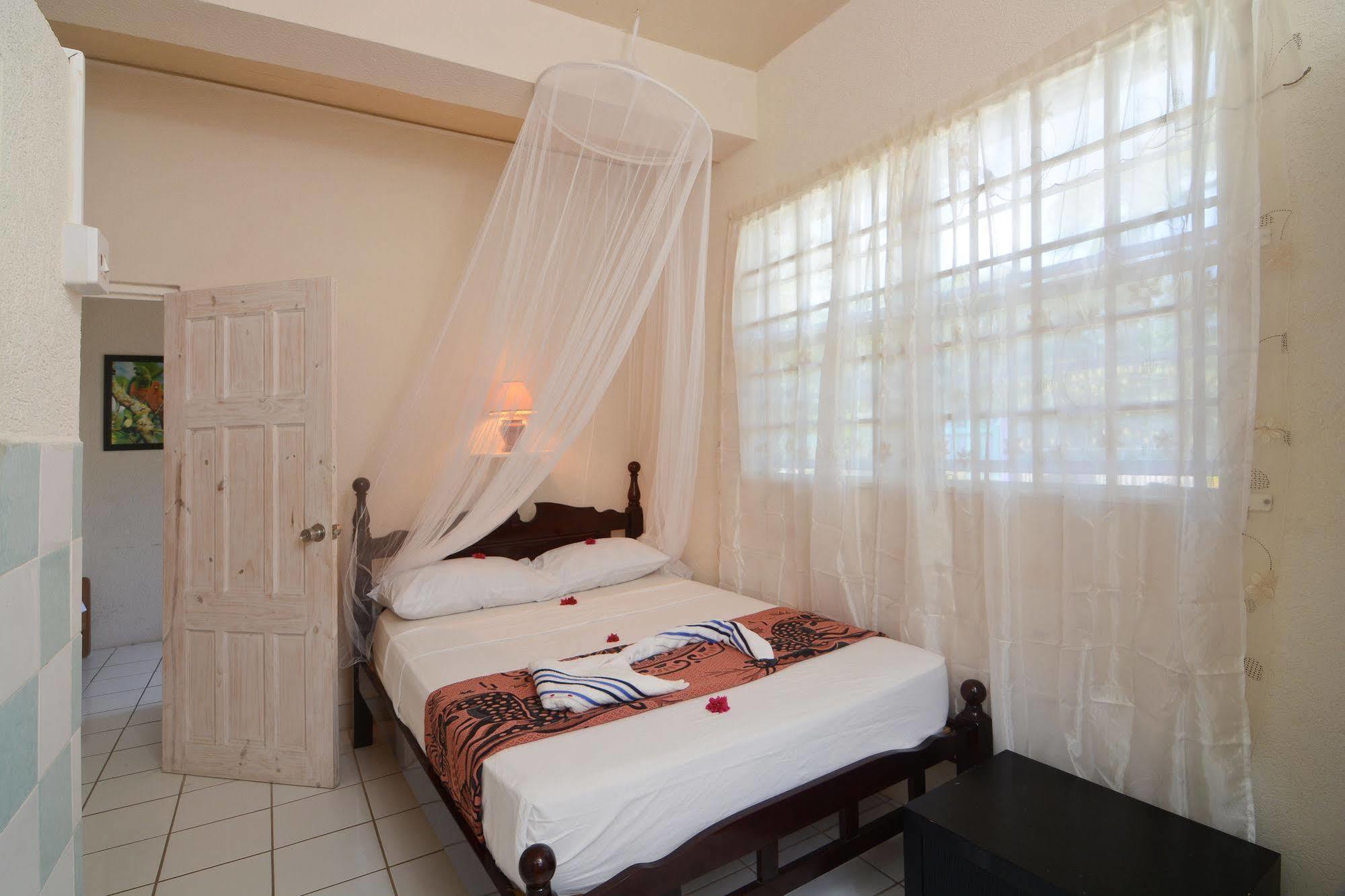 Hotel Keegans Beachside Bequia Island Zewnętrze zdjęcie