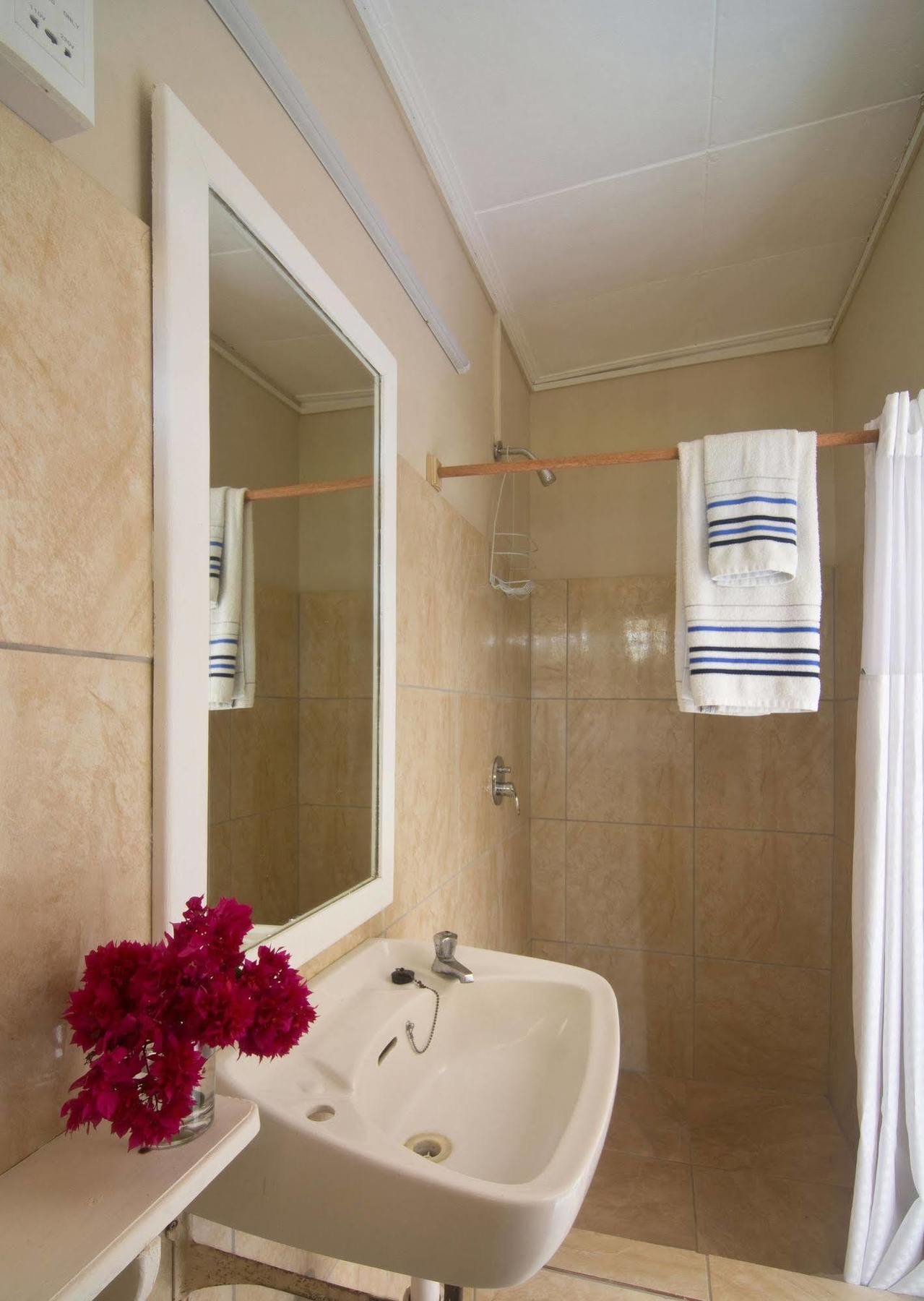 Hotel Keegans Beachside Bequia Island Zewnętrze zdjęcie