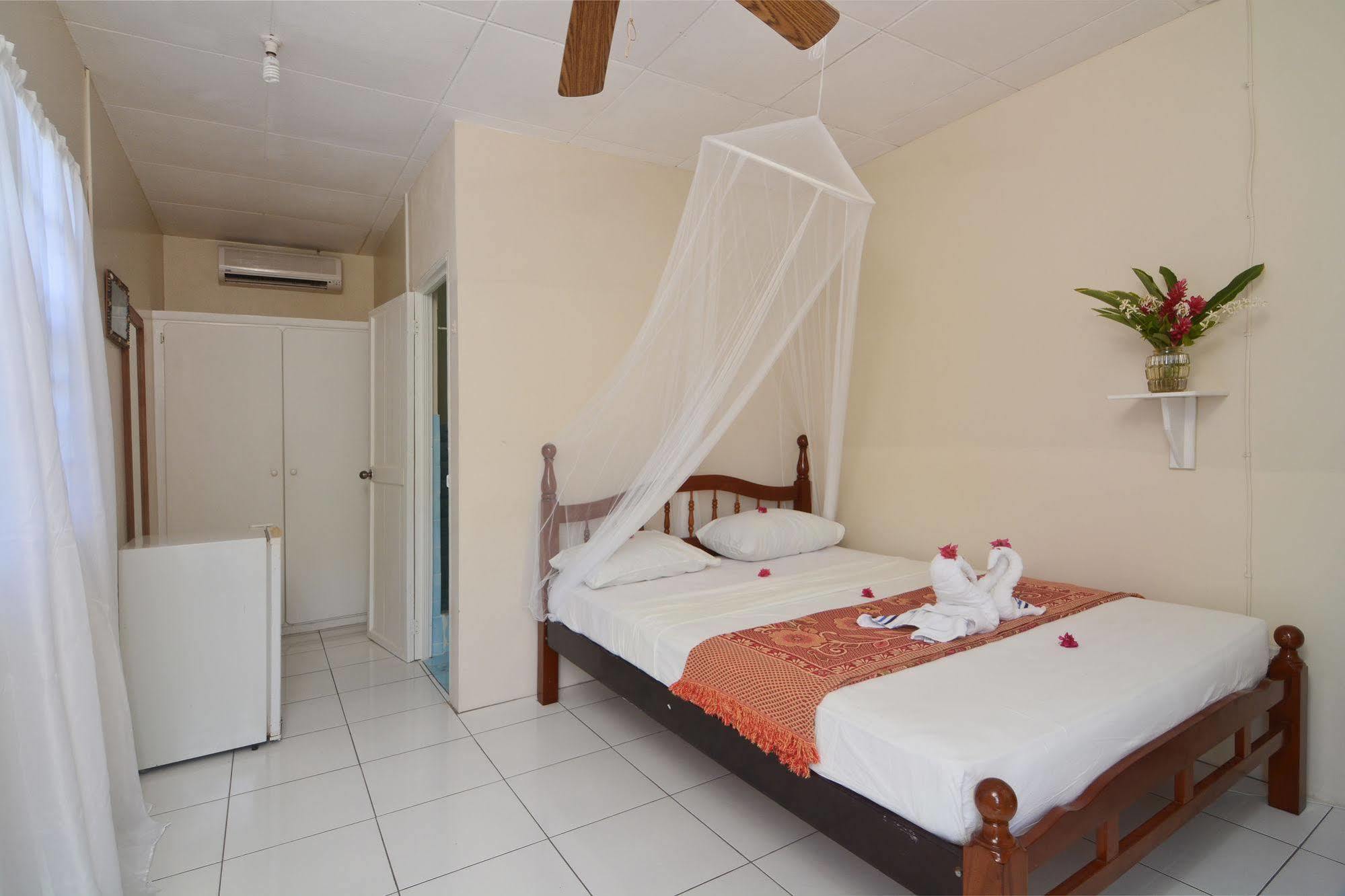 Hotel Keegans Beachside Bequia Island Zewnętrze zdjęcie